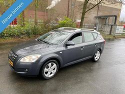 Grijs, metallic lak Gebruikt 2009 Kia Ceed Stationwagen | € 2.899 (Duur)