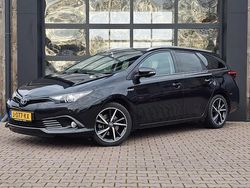 Zwart (metallic) Gebruikt 2018 Toyota Auris Touring Sports Stationwagen | € 16.950 (Goede deal)