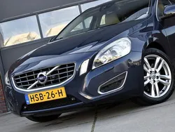 Blauw Gebruikt 2011 Volvo V60 Summum Stationwagen | € 10.950 (Eerlijke prijs)