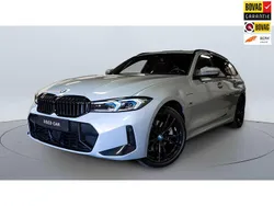 Grijs Gebruikt 2023 BMW 330 Stationwagen | € 45.850 (Duur)