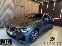 Grijs Gebruikt 2022 BMW 330e Executive Stationwagen | € 34.495 (Eerlijke prijs)