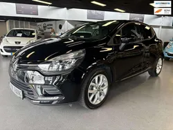 Zwart Gebruikt 2020 Renault Clio V Intens Hatchback | € 9.950 (Eerlijke prijs)
