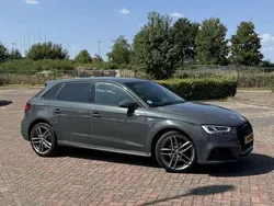 Grijs Gebruikt 2017 Audi A3 Sportback S-Line Hatchback | € 19.000 (Duur)