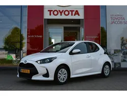 Wit Gebruikt 2022 Toyota Yaris Active Hatchback | € 20.499 (Eerlijke prijs)