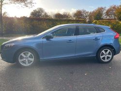 Blauw Gebruikt 2014 Volvo V40 Momentum Hatchback | € 9.500 (Eerlijke prijs)