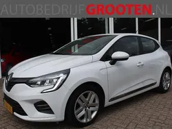 Wit Gebruikt 2020 Renault Clio V Zen Hatchback | € 8.999 (Eerlijke prijs)