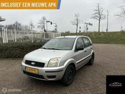 Grijs Gebruikt 2005 Ford Fusion Style MPV | € 1.850 (Iets duurder)