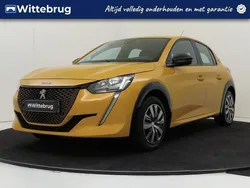 Geel Gebruikt 2023 Peugeot e-208 Active Hatchback | € 19.925 (Goede deal)