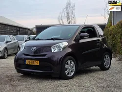 Rood Gebruikt 2009 Toyota iQ Comfort Hatchback | € 4.449 (Eerlijke prijs)