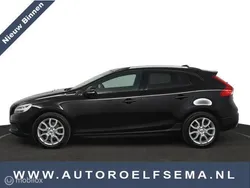 Zwart Gebruikt 2019 Volvo V40 CC Stationwagen | € 19.950 (Eerlijke prijs)