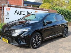 Zwart Nieuw 2025 Renault Clio V Hatchback | € 28.690 (Duur)