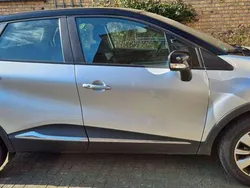 Grijs Gebruikt 2015 Renault Captur Dynamique SUV | € 9.500 (Eerlijke prijs)