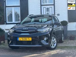 Zwart, metallic lak Gebruikt 2021 Kia Stonic 4 SUV | € 15.900 (Super prijs)