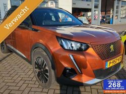 Oranje, metallic lak Gebruikt 2022 Peugeot e-2008 GT SUV | € 19.999 (Eerlijke prijs)