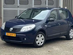 Blauw Gebruikt 2011 Dacia Sandero Hatchback | € 2.500 (Goede deal)