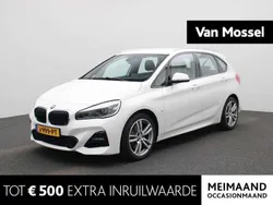 Wit Gebruikt 2021 BMW 220 Active Tourer Executive MPV | € 23.400 (Eerlijke prijs)