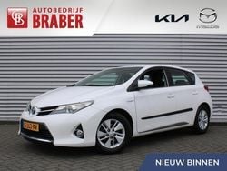Wit Gebruikt 2015 Toyota Auris Hatchback | € 14.700 (Eerlijke prijs)