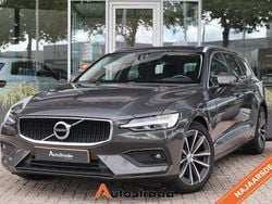 Grijs Gebruikt 2020 Volvo V60 Business Edition Stationwagen | € 22.700 (Goede deal)