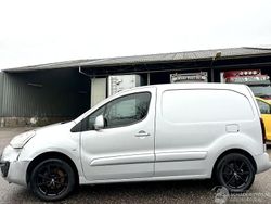 Grijs Gebruikt 2015 Peugeot Partner S Van | € 3.999 (Super prijs)