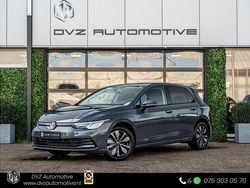 Grijs Gebruikt 2023 VW Golf VIII Move Hatchback | € 24.950 (Super prijs)
