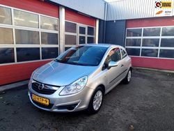 Grijs, metallic lak Gebruikt 2008 Opel Corsa Essentia Hatchback | € 3.750 (Duur)