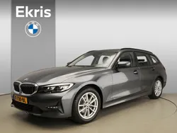 Grijs, metallic lak Gebruikt 2020 BMW 318 Stationwagen | € 30.900 (Iets duurder)