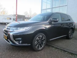 Zwart Gebruikt 2015 Mitsubishi Outlander Instyle SUV | € 15.995 (Duur)