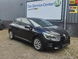 Zwart Gebruikt 2021 Renault Clio V Intens Hatchback | € 19.750 (Eerlijke prijs)