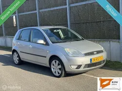Grijs Gebruikt 2005 Ford Fiesta Ambiente Hatchback | € 2.150 (Eerlijke prijs)