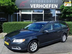 Grijs, metallic lak Gebruikt 2010 Volvo V70 Stationwagen | € 8.950 (Eerlijke prijs)