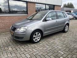Grijs Gebruikt 2009 VW Polo Trendline Hatchback | € 1.799 (Goede deal)