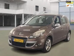 Bruin Gebruikt 2010 Renault Scénic III MPV | € 2.995 (Iets duurder)