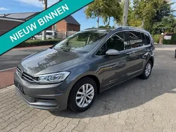 Grijs, metallic lak Gebruikt 2019 VW Touran Exclusive MPV | € 21.888 (Iets duurder)