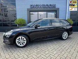 Zwart Gebruikt 2021 Skoda Octavia Business Line Stationwagen | € 14.900 (Eerlijke prijs)