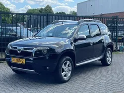 Zwart, metallic lak Gebruikt 2012 Dacia Duster SUV | € 5.995 (Iets duurder)