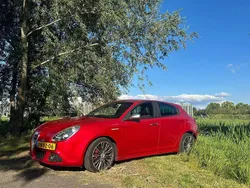 Rood Gebruikt 2013 Alfa Romeo Giulietta Hatchback | € 5.000 (Super prijs)