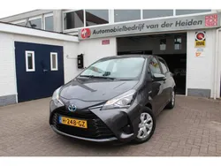 Grijs Gebruikt 2020 Toyota Yaris Active Hatchback | € 15.950 (Eerlijke prijs)