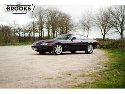Paars, metallic lak Gebruikt 1999 Jaguar XK8 Coupé | € 34.800