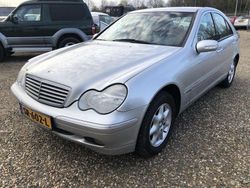 Grijs (metallic) Gebruikt 2000 Mercedes C180 Elegance Sedan | € 1.745 (Eerlijke prijs)
