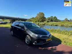 Zwart Gebruikt 2016 Toyota Auris Trend Hatchback | € 13.250 (Goede deal)
