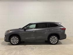 Grijs Gebruikt 2022 Toyota Highlander Executive SUV | € 49.999