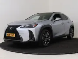 Satin silver black roof (licht grijs metallic) Gebruikt 2024 Lexus UX 300e Sport Design Packet SUV | € 44.450