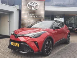 Rood Gebruikt 2022 Toyota C-HR Sport SUV | € 27.700 (Iets duurder)
