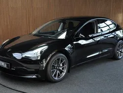 Grijs Gebruikt 2023 Tesla Model 3 Sedan | € 30.950 (Eerlijke prijs)