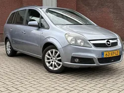 Grijs Gebruikt 2007 Opel Zafira MPV | € 1.995 (Goede deal)
