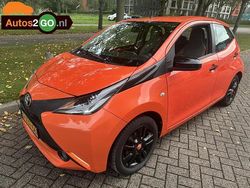 Oranje Gebruikt 2014 Toyota Aygo X-play Hatchback | € 6.995 (Duur)