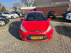 Rood Gebruikt 2012 Ford Fiesta Titanium Hatchback | € 2.950 (Eerlijke prijs)