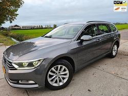Grijs (metallic) Gebruikt 2017 VW Passat Comfortline Stationwagen | € 6.450 (Eerlijke prijs)