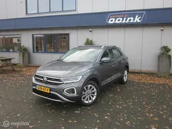 Grijs Gebruikt 2022 VW T-Roc Business SUV | € 31.950 (Eerlijke prijs)
