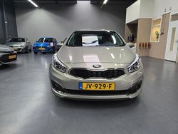 Grijs Gebruikt 2016 Kia Ceed Hatchback | € 12.495 (Eerlijke prijs)